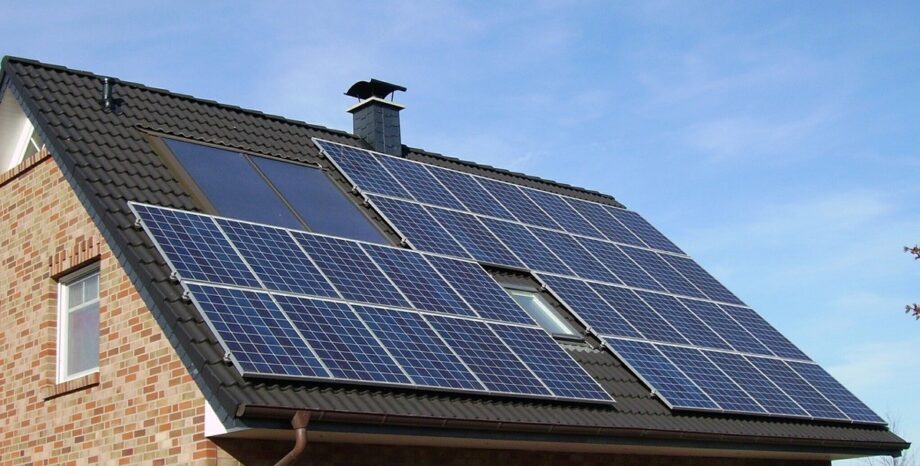 dak met zonnepanelen - Store your own power